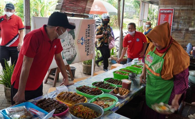 Gairahkan Ekonomi di Tengah Pandemi, Bupati Jepara Ajak ASN Jajan di Warung 