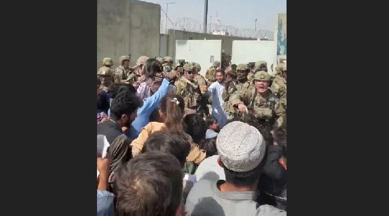 Proses Evakuasi di Bandara Internasional Kabul, 20 Orang Tewas