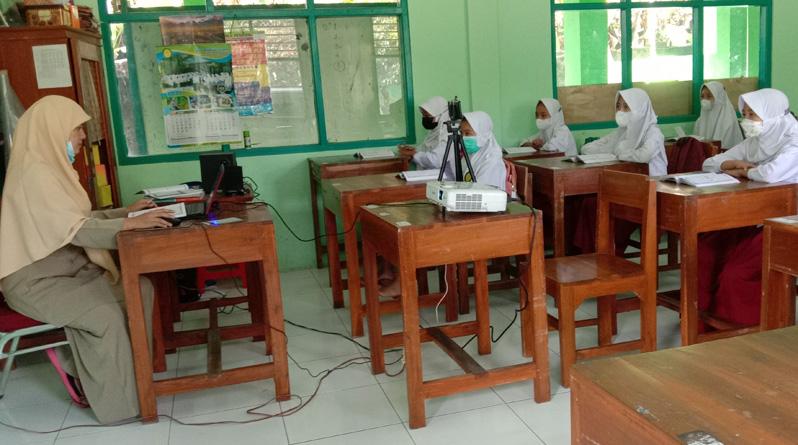  Kepala Disdikbudpora Semarang Sebut Pembelajaran Daring Tak Optimal, Ini Alasannya