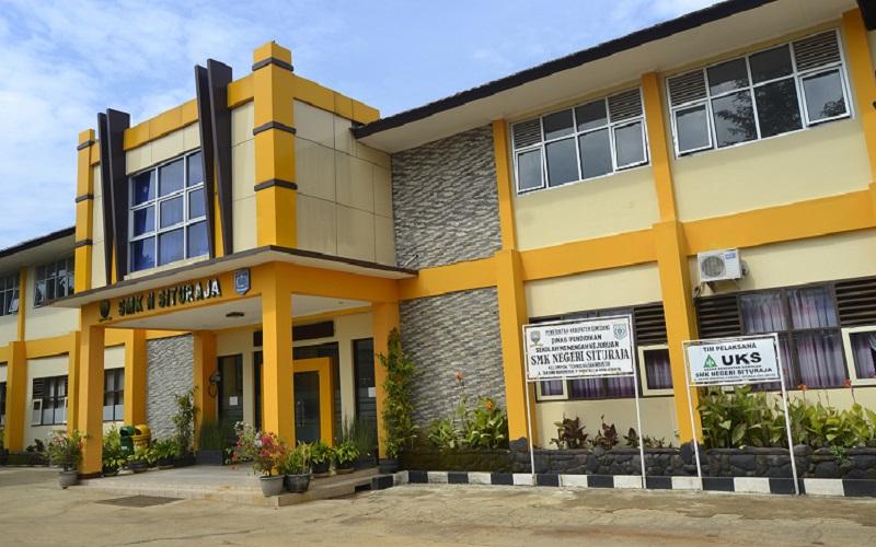 Satu Malam, Komplotan Pencuri Bobol 2 Sekolah di Sumedang, Aksi 5 Pelaku Terekam CCTV