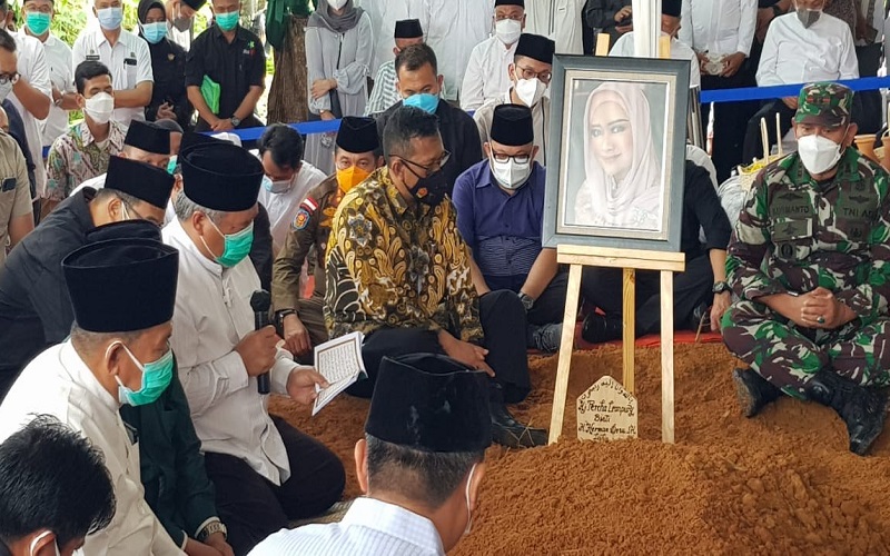 Pimpinan dan Anggota DPR Doakan Percha Leanpuri di Rapat Paripurna