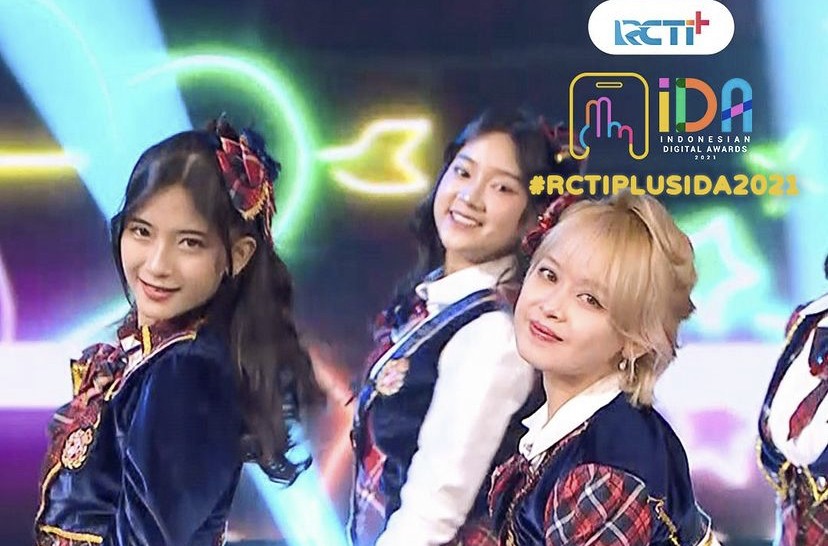 JKT48 Menutup Kemeriahan Panggung Indonesian Digital Awards 2021 dengan Rapsodi