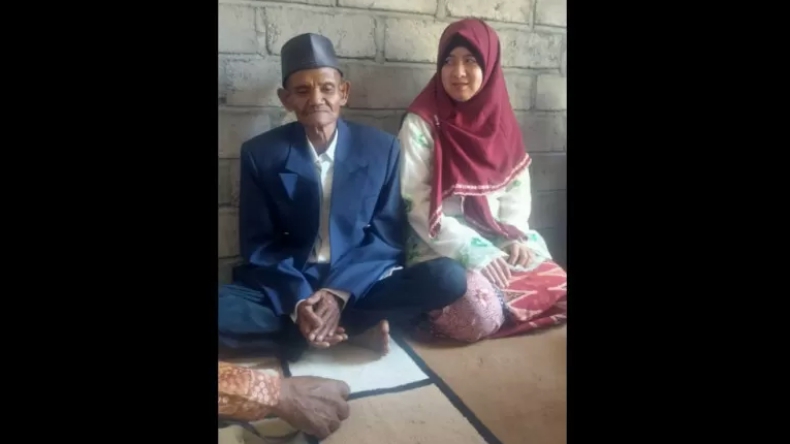 Warga Dompu Geger, Kakek 79 Tahun Nikahi Wanita Cantik Blasteran China-Arab