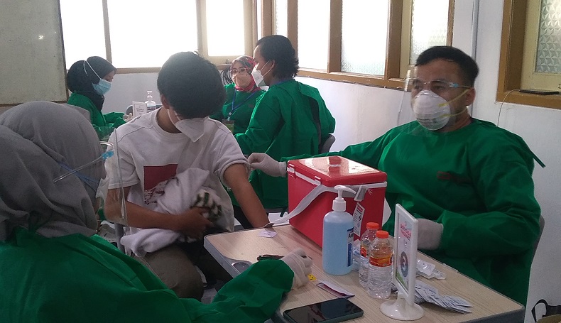 Jelang PTM, Forum Orang Tua Siswa di Bandung Minta Vaksinasi Pelajar Dipercepat 