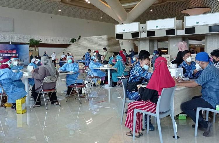 Menyasar 10.000 orang, TNI AU Gelar Vaksinasi Massal di Bandara YIA