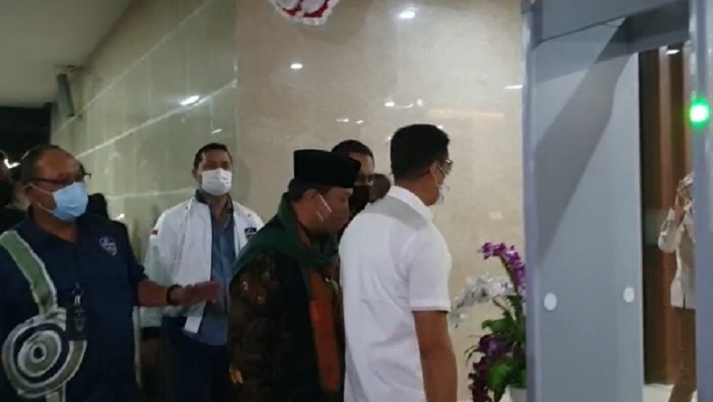 Yahya Waloni Dilarikan ke RS Polri karena Pembengkakan Jantung 