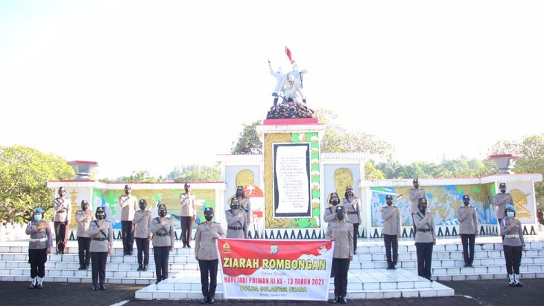 Peringati Hari Jadi ke-73, Polwan Polda Sulut Ziarah ke TMP Kairagi Manado