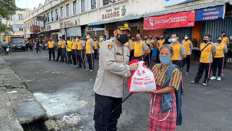 Pimpin Bersih Kota, Kapolres Salatiga Ingatkan Pedagang Disiplin Prokes 