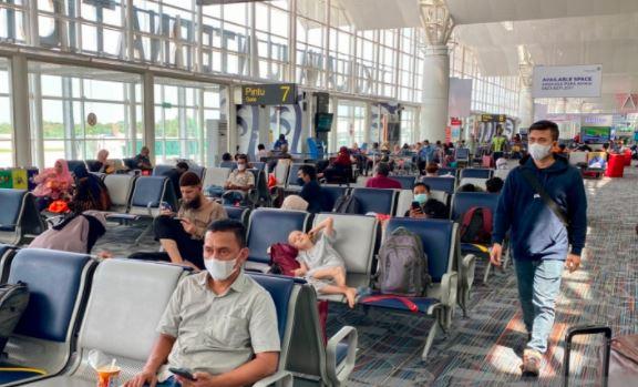 Kepanikan Penumpang saat Batik Air Mendarat Darurat di Bandara Kualanamu