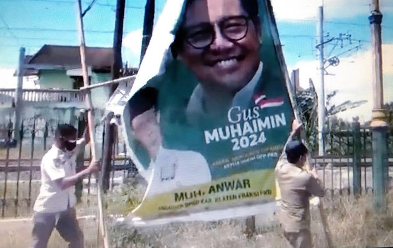 Satpol PP Tertibkan Baliho Tokoh Politik Tak Berizin di Klaten
