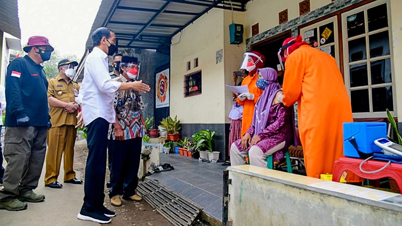 Senang Lihat Warga Antusias Ikut Vaksinasi, Jokowi : Harapan Kita Bisa Kendalikan Covid