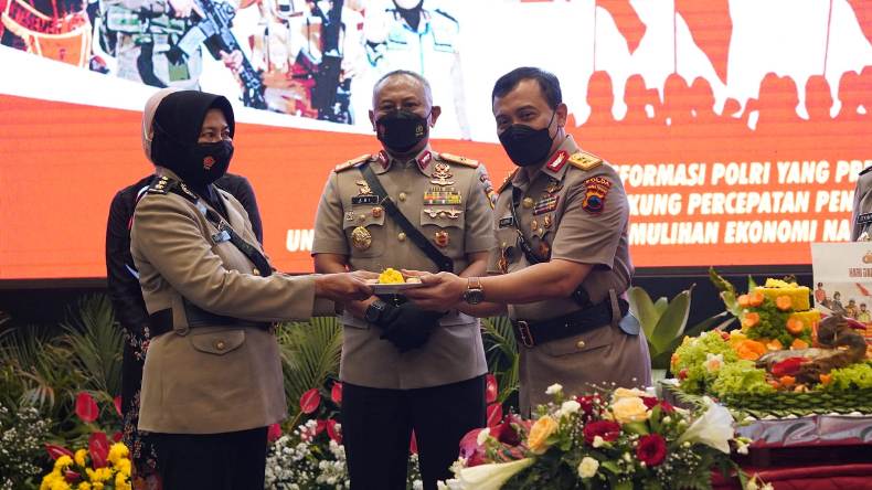 Kapolda Jateng Apresiasi Totalitas Polwan dalam Penanganan Pandemi Covid-19