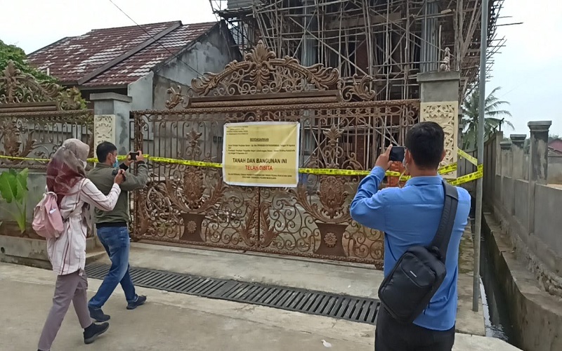 Penampakan Rumah Mewah Tersangka Alat Tes Antigen Palsu yang Disita Polisi 