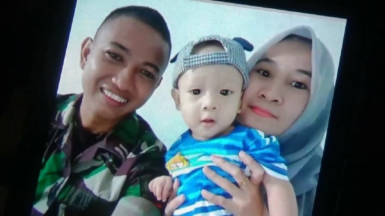 Keluarga Tunggu Kepulangan Jenazah 2 Prajurit TNI Gugur Diserang KKB
