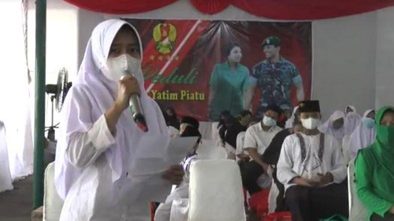 Ucapkan Terima Kasih, Anak Yatim Piatu di Karanganyar Ini Baca Puisi untuk KASAD  