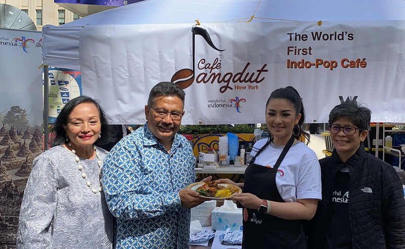 Cafe Dangdut New York Hadir di Kawasan Bergengsi Manhattan, Suguhkan Kudapan Khas Indonesia
