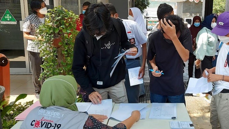 Simulasi PTM, Kepala SMAN 1 Ciputat Kaget Lihat Siswa Tampil Beda Berambut Gondrong