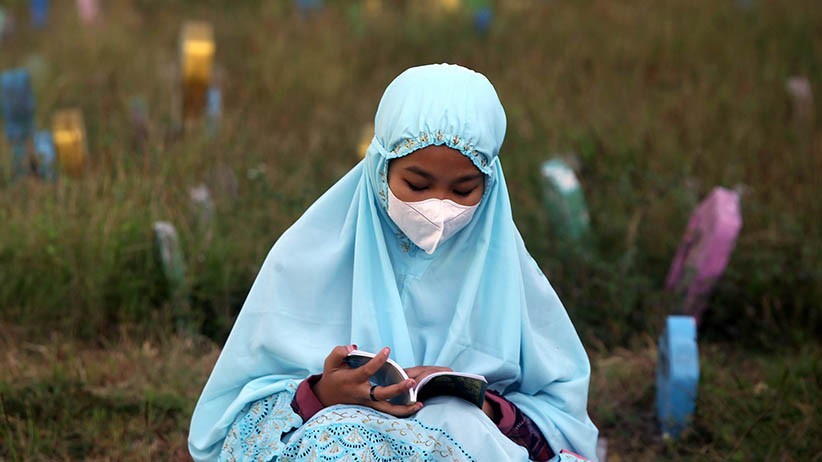 Bacaan Doa Ziarah Kubur Orang Tua Lengkap Teks Arab, Latin, dan Artinya