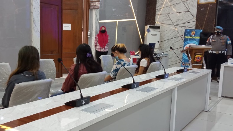Prostitusi Online di Apartemen Bandung Terbongkar, Muncikari dan 6 Wanita Muda Ditangkap