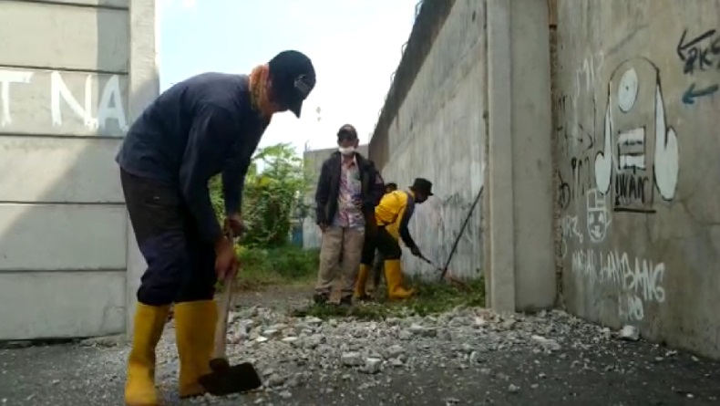 Hore, Benteng 3 Meter Dibongkar, Akses Jalan SDN 2 Tugu Tasikmalaya Kembali Dibuka