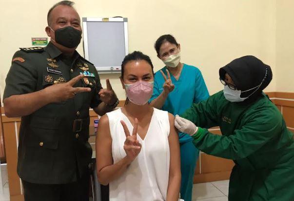 Tuntaskan Vaksin Covid-19 di Bali, Sophia Latjuba: Ternyata Tidak Sakit