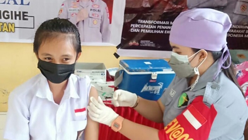 124 Pelajar di Manganitu Selatan Ikut Vaksinasi Polres Kepulauan Sangihe