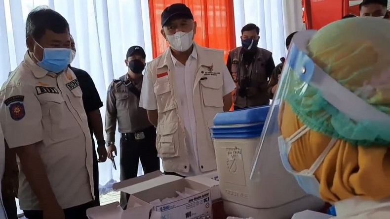 Kemenkop Gelar Serbuan Vaksin bagi 3.500 Pelaku UKM di Limbangan dan Kadungora Garut