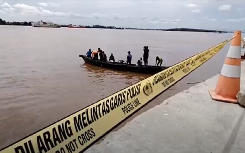 Ini Identitas Dua Penumpang Truk Fuso Tercebur di Sungai Barito 