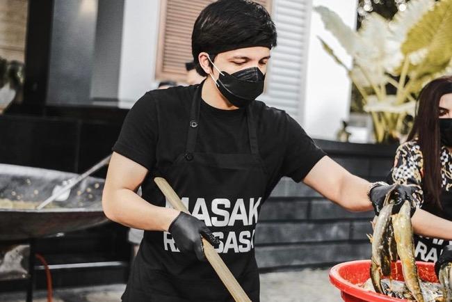 Atta Halilintar Mendadak Hobi Masak, Tanda Bayinya Perempuan?   