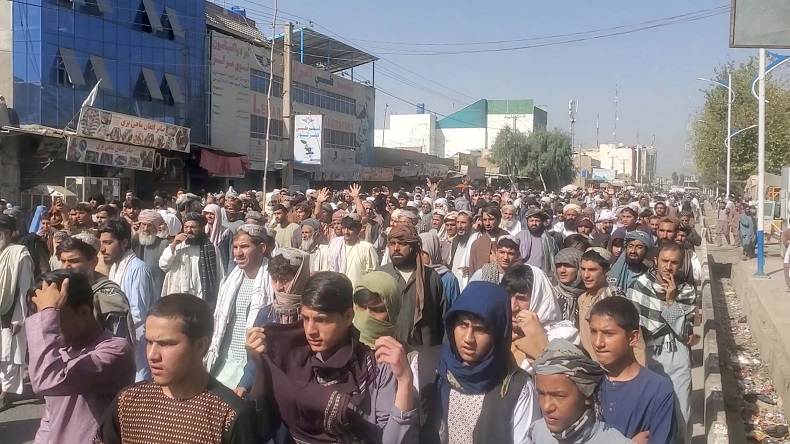 Diberi Waktu 3 Hari Kosongkan Rumah, Ribuan Keluarga Mantan Tentara Afghanistan Demo Taliban 