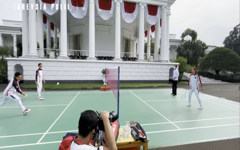 Main Bulu Tangkis Bareng Presiden Jokowi, Apriyani Rahayu Tak Bisa Berkata-kata