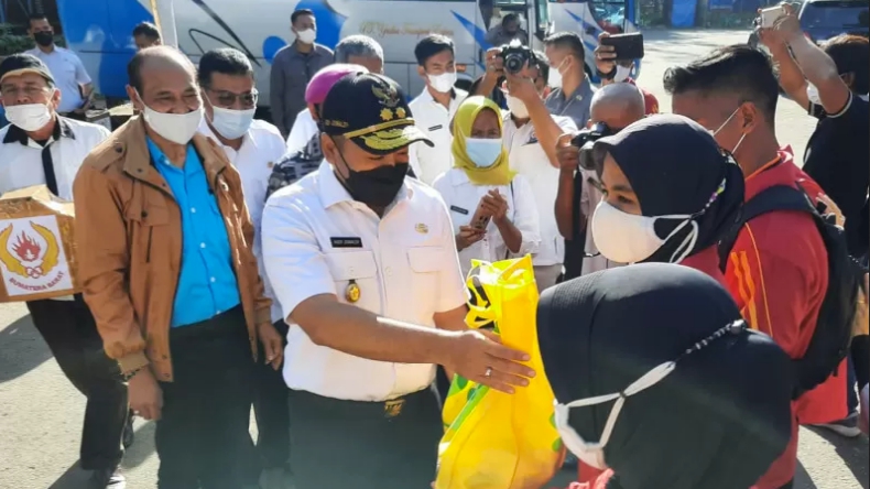 Lepas Kontingen Dayung ke PON Papua, Ini Pesan Wagub Sumbar ke Atlet