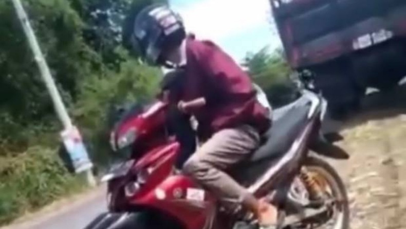Aksi Tak Senonoh Pria Onani di Depan Gadis Penjual Susu, Videonya Viral