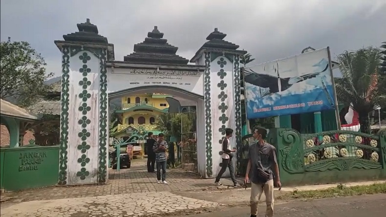  Di Pandeglang Muncul Kerajaan Angling Dharma Lengkap dengan Istananya 