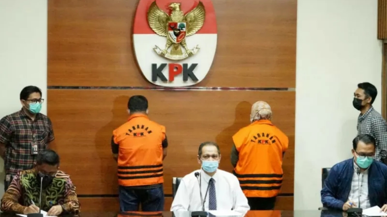 KPK Tahan Bupati dan Kepala BPBD Kolaka Timur