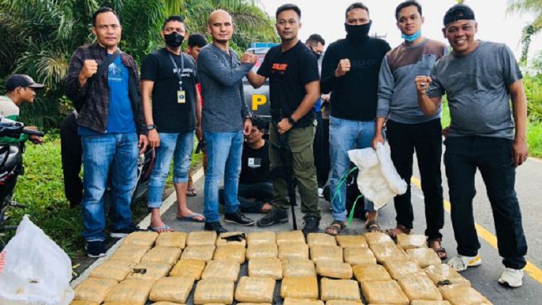 BNN Tangkap 4 Pengedar Narkoba di Pasaman Barat, Sita Ganja 50 Kg