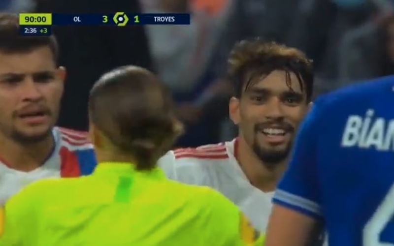 Playmaker Lyon Kena Kartu Kuning usai Pamer Skill Cantik, Neymar Sedih