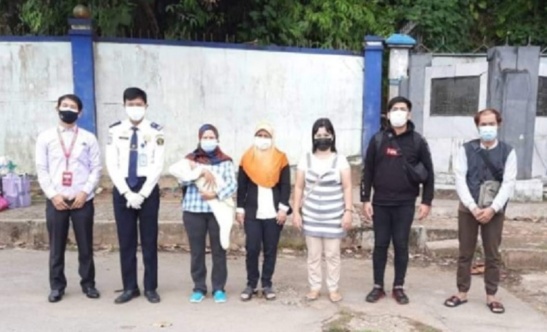 KJRI di Malaysia Pulangkan 6 WNI Kondisi Khusus, Ada Ibu dan Bayi Usia 3 Minggu