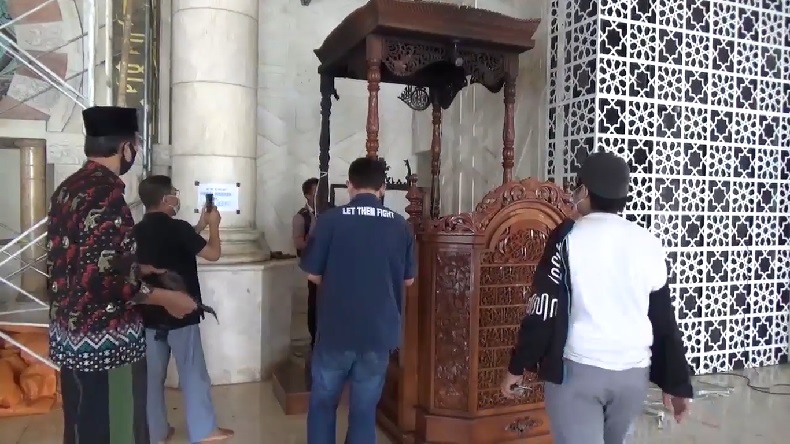 Bukan Cuma Mimbar, Pelaku Juga Bakar Alquran di Masjid Raya Makassar