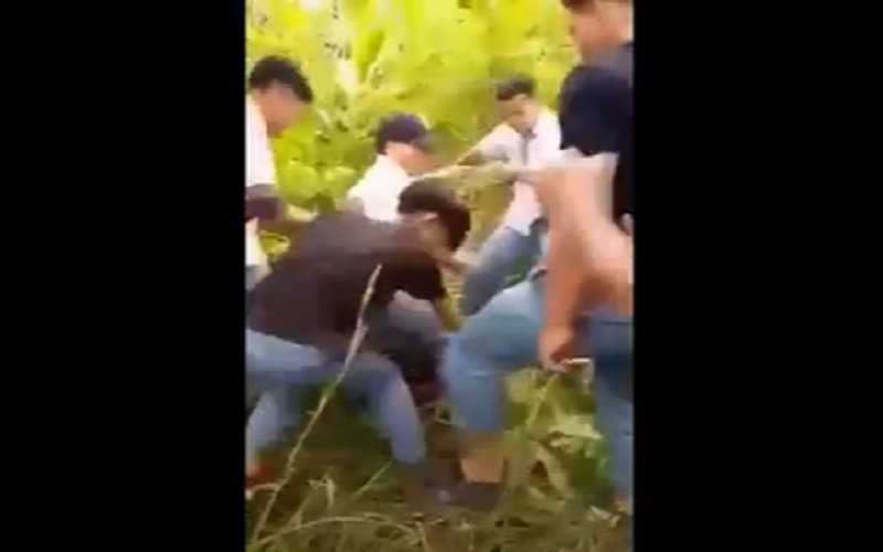 Video Viral Siswa SMK di Gunungsitoli Dikeyorok Puluhan Orang
