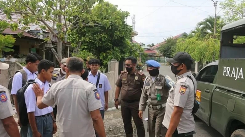 Bolos Sekolah Tatap Muka, Pelajar SMA di Pariaman Malah Santai di Lokasi Wisata