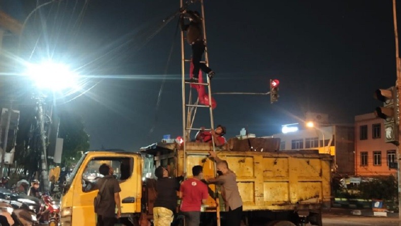 Sempat Viral, Kabel Menjuntai di Prapatan Ciledug Telah Ditangani