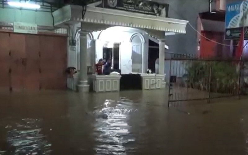 Banjir Kepung Permukiman Warga di Palopo
