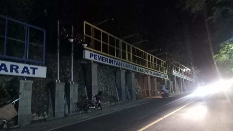 PJU Padam Sepekan, Kawasan Wisata Senggigi Gelap Gulita