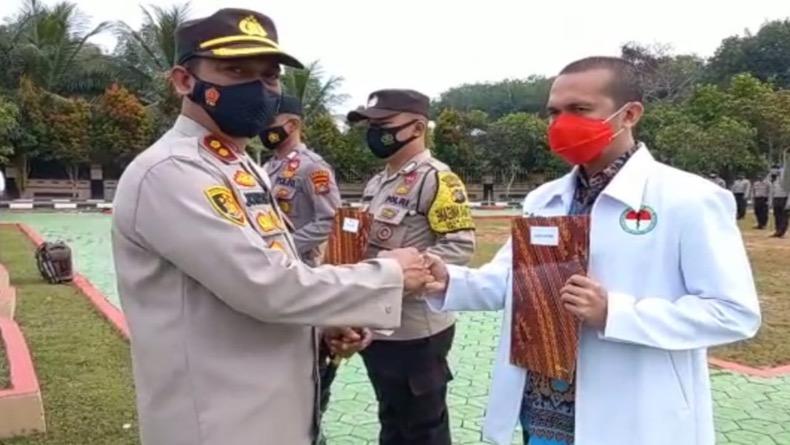 Bhabinkamtibmas dan Nakes di Bangka Selatan Dapat Penghargaan Vaksin Covid-19