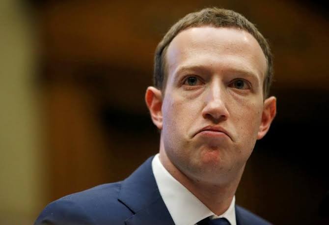 Mark Zuckerberg Dituntut Tinggalkan Facebook 