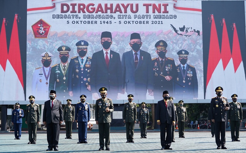 Ikut Upacara HUT ke-76 TNI secara Virtual, Pangdam Siliwangi Dapat Tumpeng dari Kapolda Jabar