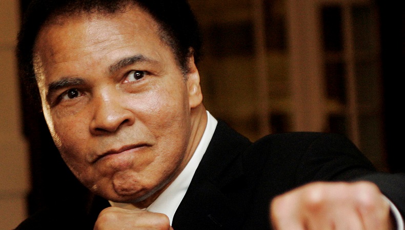 Karya Seni Petinju Muhammad Ali Laris Manis Terjual hampir 1 Juta Dolar AS   