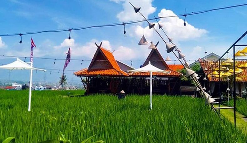 Tempat Makan di Garut, Isi Perut Sambil Menikmati Alam