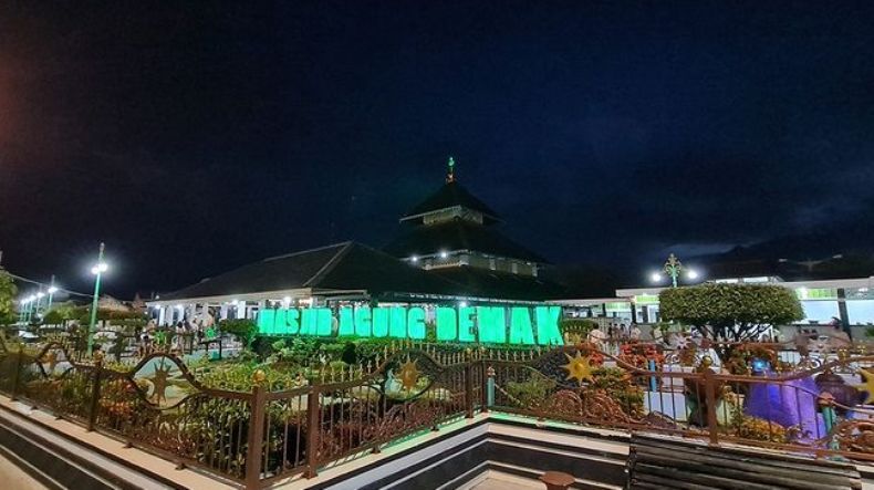 5 Tempat Wisata di Demak Jawa Tengah, Nomor 5 Berada di Laut 
